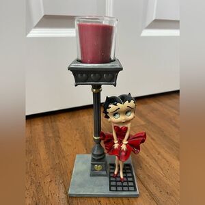 Betty Boop "What A Breeze" Lighted Figurine Candleholder